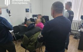 Командира взводу  підозрюють в  нарахуванні підлеглому «бойових» за ремонт будинку своєї доньки