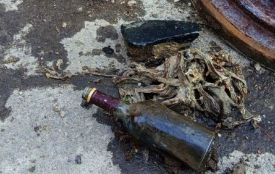 З каналізації у Тернополі вийняли пляшку, через яку виник затор