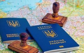 Кабмін врегулював питання перетину кордону митцями та медійниками