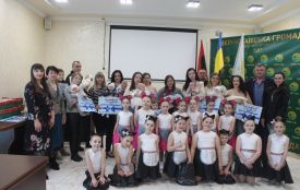 Народжені під час війни: в громаді біля Тернополя привітали малюків