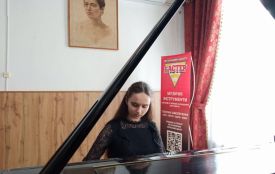 Восьмикласниця-піаністка з Тернополя Христина Карашкевич отримала чотири міжнародних нагороди