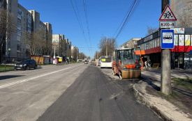 На Лесі Українки завершують ремонт дорожнього покриття
