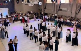 Школа №28 провела благодійний бал, щоб зібрати кошти для ЗСУ
