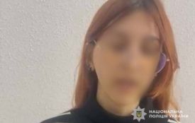 У поліції розповіли деталі скандалу з 18-річною няненю, яку звинуватили в образах дитини