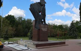 У Тернополі ремонтують пам’ятник Степану Бандері: що мають зробити та скільки це коштує