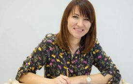 Тернопільська майстриня Світлана Заяць створює інструменти, вишиває і мріє, щоб через століття копіювали нас