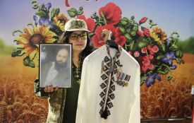 У вишитих сорочках та з портретами Героїв: в Українському домі фестиваль вишиванок