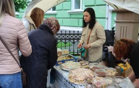 Біля Української гімназії ім. І. Франка благодійний ярмарок: збирають на квадроцикл для захисників