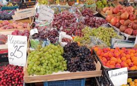 Що продають на овочевому ринку міста: дивіться ціни