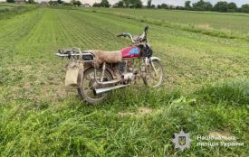 200 доларів хабаря пропонував поліцейським водій мопеда без номерного знака