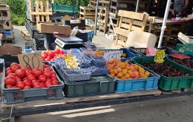 Продають кавуни, дині та лохину: які ціни на овочі та фрукти на ринку