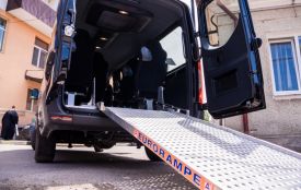 Новий автомобіль «Соціального таксі» працюватиме в Тернополі для маломобільних мешканців