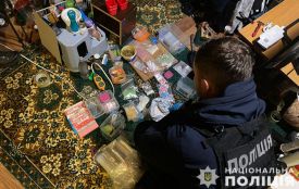 Судитимуть трьох фігурантів наркосправи: щомісяця збували понад чотири тисячі доз психотропів