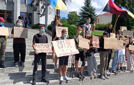 Тернополяни вийшли на мітинг проти обмежень повноважень НАБУ та САП