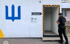 Поліцейські перевіряють мобільні укриття в Тернополі
