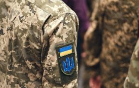 Цивільні заблокували автомобіль ТЦК, в якому перевозили військовозобов’язаного з Кременця