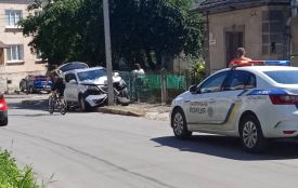 На Броварній водій КІА врізався в стовп. Патрульні запідозрили, що керманич п’яний