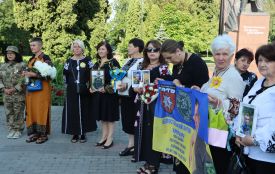 Пам’ять, що болить: у День міста нагородили родини загиблих захисників