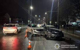 На Дружбі зіткнулися Skoda та BMW: одна водійка отримала травми