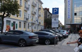 Де у центрі Тернополя можна припаркувати авто безплатно та за гроші