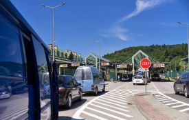 Нові правила перетину кордону діятимуть з 12 вересня: у всіх братимуть відбитки пальців