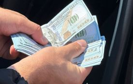 Затримали під час передачі грошей: нові схеми незаконного виїзду чоловіків за кордон викрила поліція
