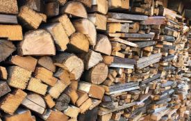 Скільки коштують дрова на Тернопільщині та де безпечно їх купити