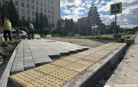 У Тернополі облаштовують безбар’єрний простір на Грушевського: що вже зробили