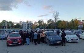 «Пити і їсти не давати!» Біля Орнави сутичка через блокування цивільних у авто