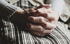 За знущання з матері чоловіку з Чортківщини загрожує два роки ув'язнення