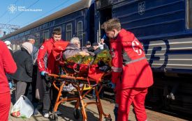 На Тернопільщину прибув евакуаційний потяг: приїхали літні люди з Донеччини