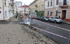 На Листопадовій частково обмежили паркування авто та почали реконструкцію тротуарів