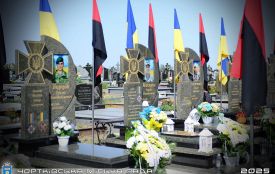 У Чорткові завершили перший етап встановлення пам'ятників єдиного зразка загиблим Героям