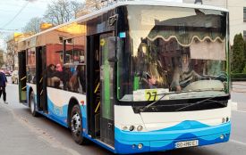 До міських кладовищ у Тернополі 1 листопада курсуватиме більше громадського транспорту