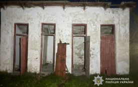 У громадській вбиральні на Шумщині знайшли тіло чоловіка
