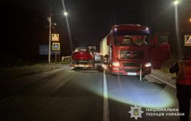 Аварія на дорозі Тернопіль-Львів: збитий вантажівкою 70-річний чоловік помер у лікарні