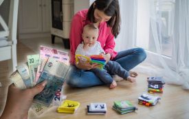 Ви наймаєте — держава сплачує! Як тернополянам отримати компенсацію за няню та що зміниться у 2026 році