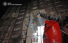 Руйнування, загиблі, атака на енергетику та затримки потягів: що відомо про наслідки нічного обстрілу