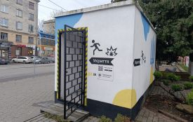 Укриття за решітками. Чому в Тернополі вішають грати на мобільні захисні споруди?
