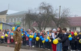 У Коропці зустріли звільненого з полону морпіха Анатолія Дворського