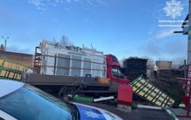 Погана видимість через туман стала причиною ДТП на Львівській