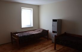 Є ліжка, їжа і тепло: де знайти ночівлю тернополянам, які постраждали через атаку