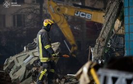 Невідомо про місцеперебування 22 людей: у Тернополі тривають пошуково-рятувальні роботи на місці удару