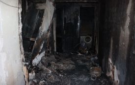 Кімнати вигоріли, стіни чорні: що всередині будинку на 15 Квітня, де стався приліт