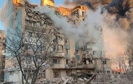 Передають кошти та орендують квартири: як люди допомагають тим, хто втратив домівки через атаку