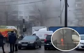 Вулиця 15 Квітня в задимленні: спалахнув автомобіль