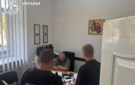 У Тернополі колишнього інженера взяли на хабарі $10 000 за допомогу у виїзді військовозобов'язаного