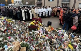 На дев'ятий день після трагедії Тернопіль молиться за жертв ракетного удару