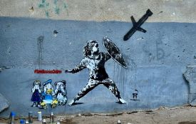 Діти, які зупиняють ракети: на Стуса з'явився мурал від «Львівського Бенксі»