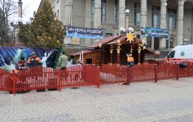 На Театральному майдані встановлюють різдвяну шопку: який вигляд вона матиме цьогоріч